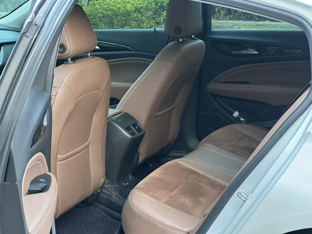 Buick 2020 Regal 1.5T 552T Luxury Automatic Gear 5