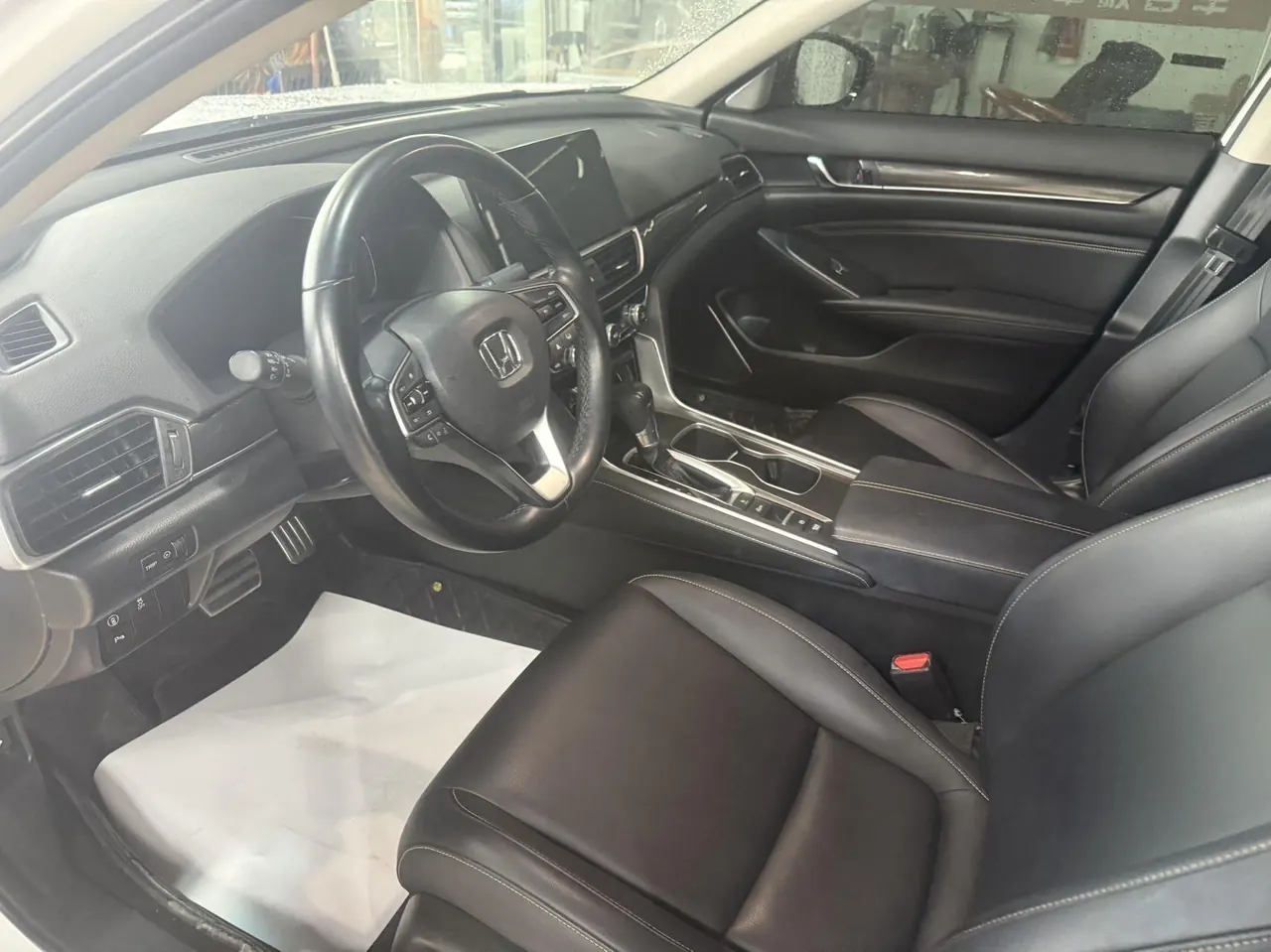 Honda 2022 10th Generation Accord 1.5T Stepless 260TURBO Magic Night Premium Edition Automatic Gear 4