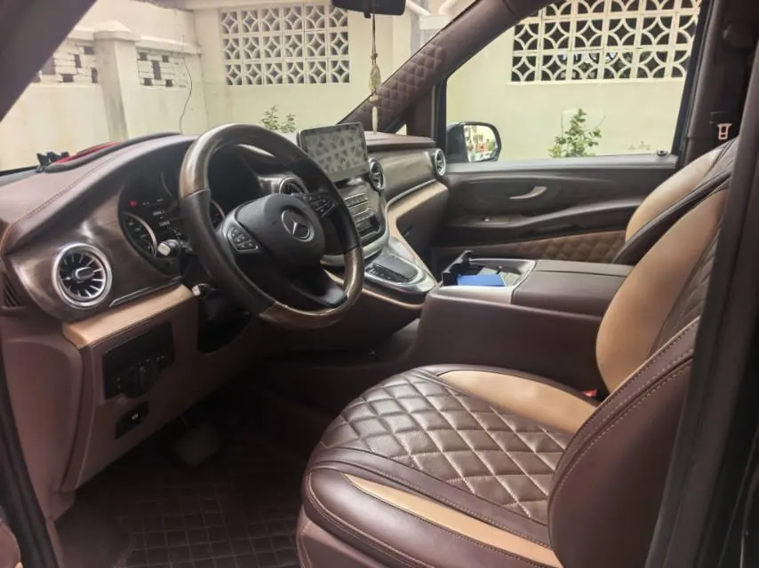Mercedes Benz 2021 Vito 2.0T Elite Edition 9-seat Automatic Gear 6