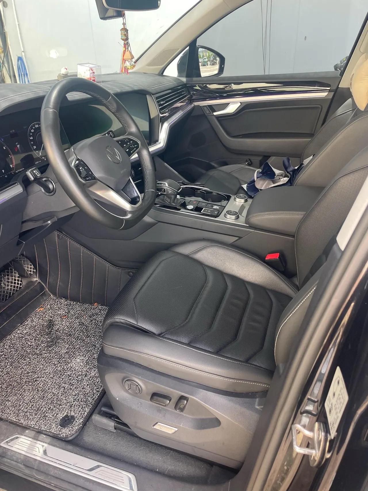 Volkswagen Touareg (Imported) 2022 Touareg 3.0TSI Sharp Edition Obsidian Black Sports Suit Automatic Gear 3