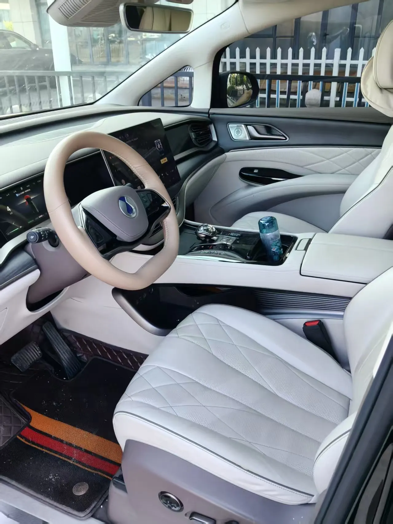 Denza 2022 Denza D9 DM-i 1.5T stepless 970 four-wheel drive flagship automatic gear 5