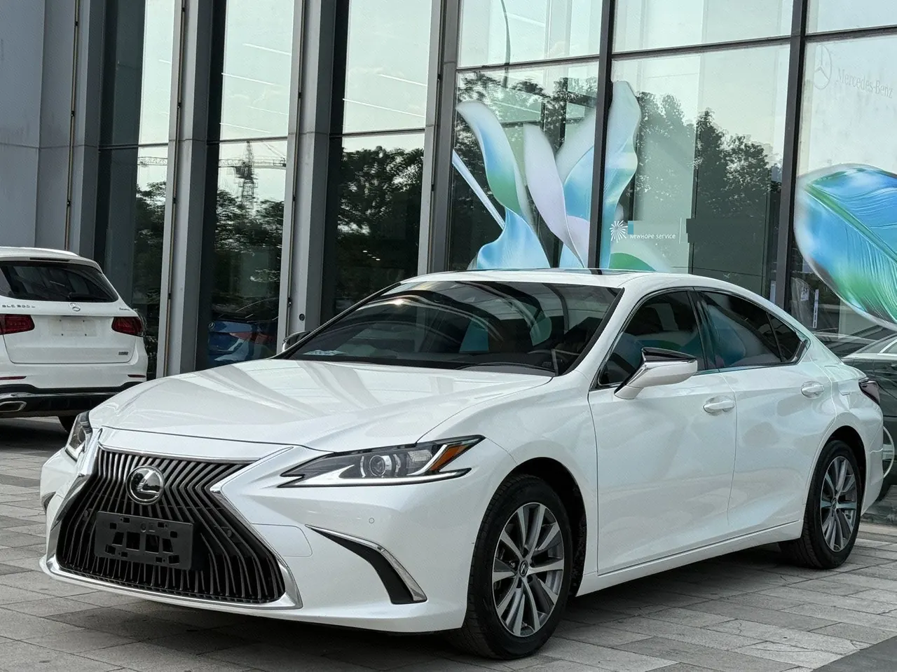 打开图片灯箱:Lexus ES (Imported) 2020 ES200 2.0 Stepless Premium Edition Automatic Gear