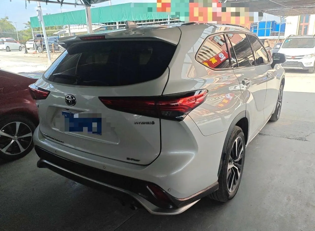 Toyota 2022 Crown Lu Fang 2.0T Jin Yao Edition Automatic Gear 3