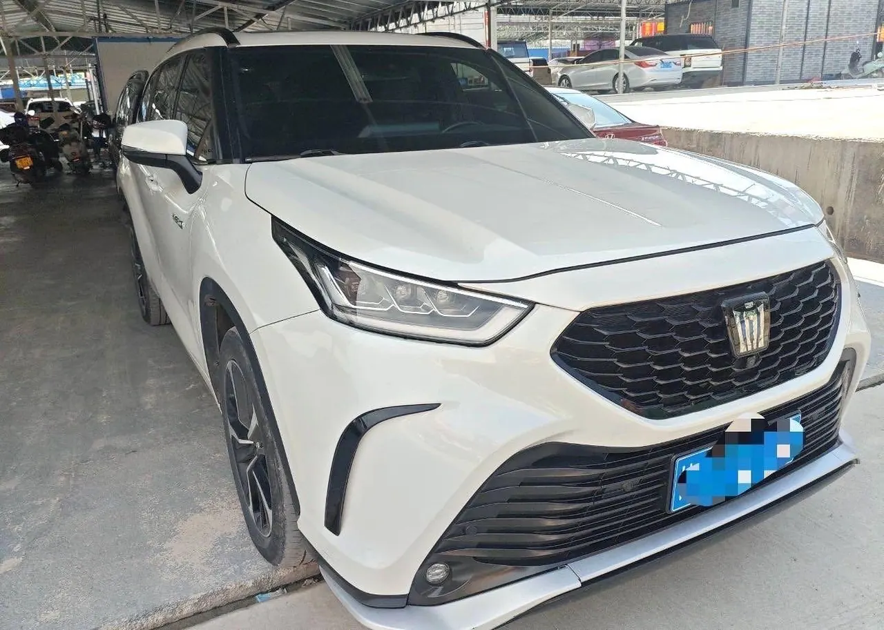 Toyota 2022 Crown Lu Fang 2.0T Jin Yao Edition Automatic Gear 4