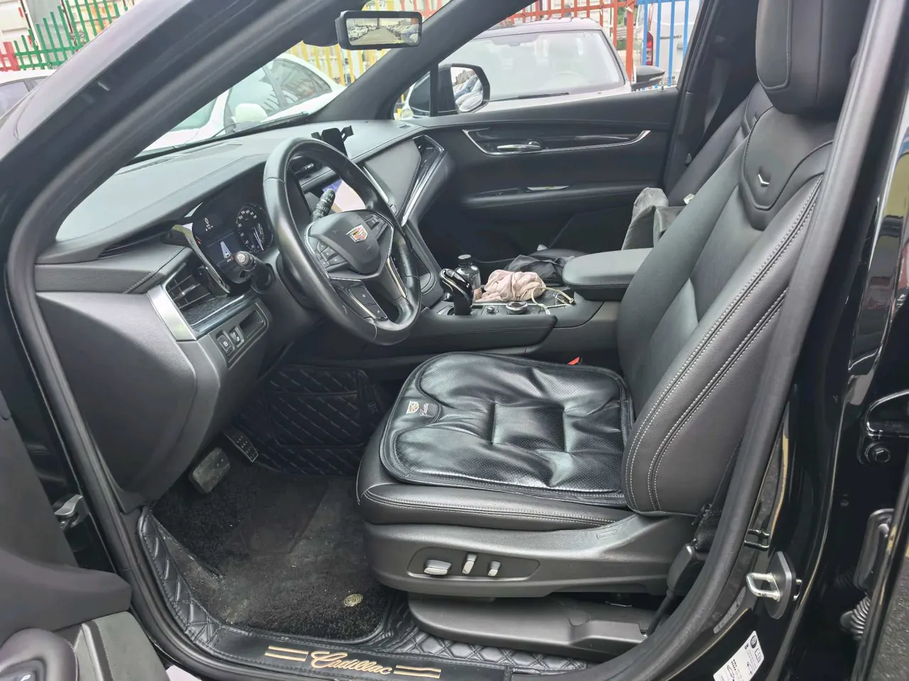 Cadillac 2022 XT5 48V 2.0T Two-Drive Luxury Automatic Gear 3