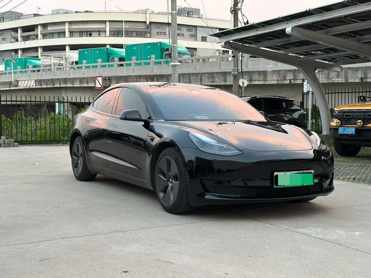 Tesla 2022 Model 3 rear-wheel drive version of automatic transmission 3