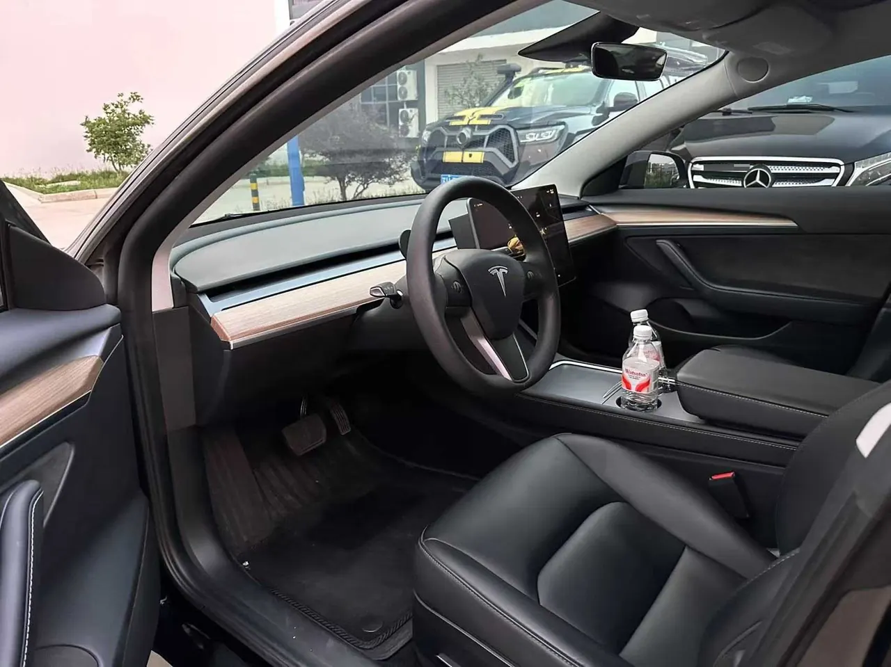 Tesla 2022 Model 3 rear-wheel drive version of automatic transmission 4