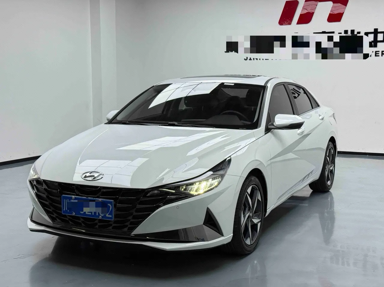 打开图片灯箱:Hyundai 2022 Elantra -3-compartment 1.5 stepless LUX premium automatic gear
