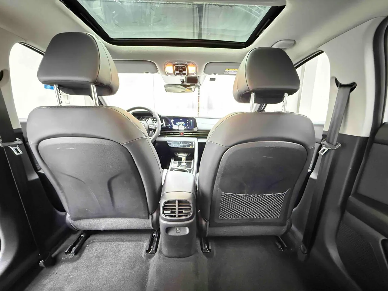 Hyundai 2022 Elantra -3-compartment 1.5 stepless LUX premium automatic gear 16