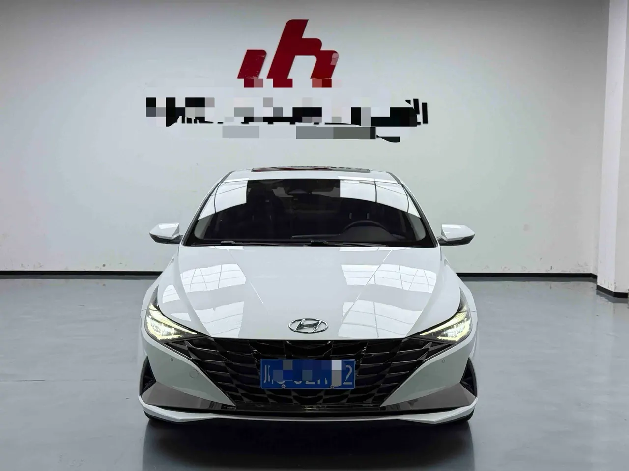 Hyundai 2022 Elantra -3-compartment 1.5 stepless LUX premium automatic gear 2