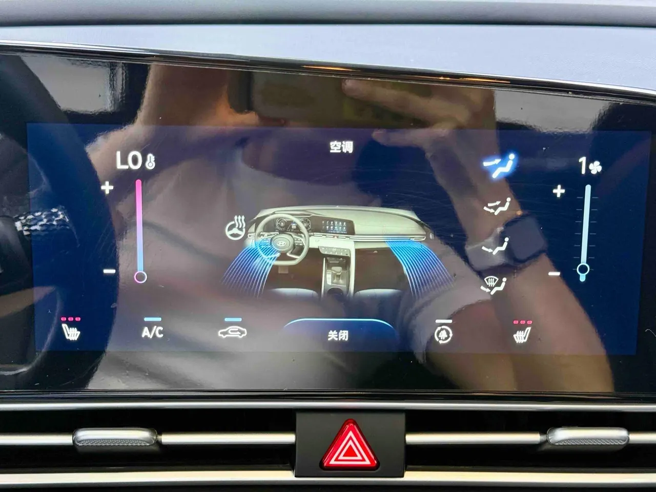 Hyundai 2022 Elantra -3-compartment 1.5 stepless LUX premium automatic gear 21