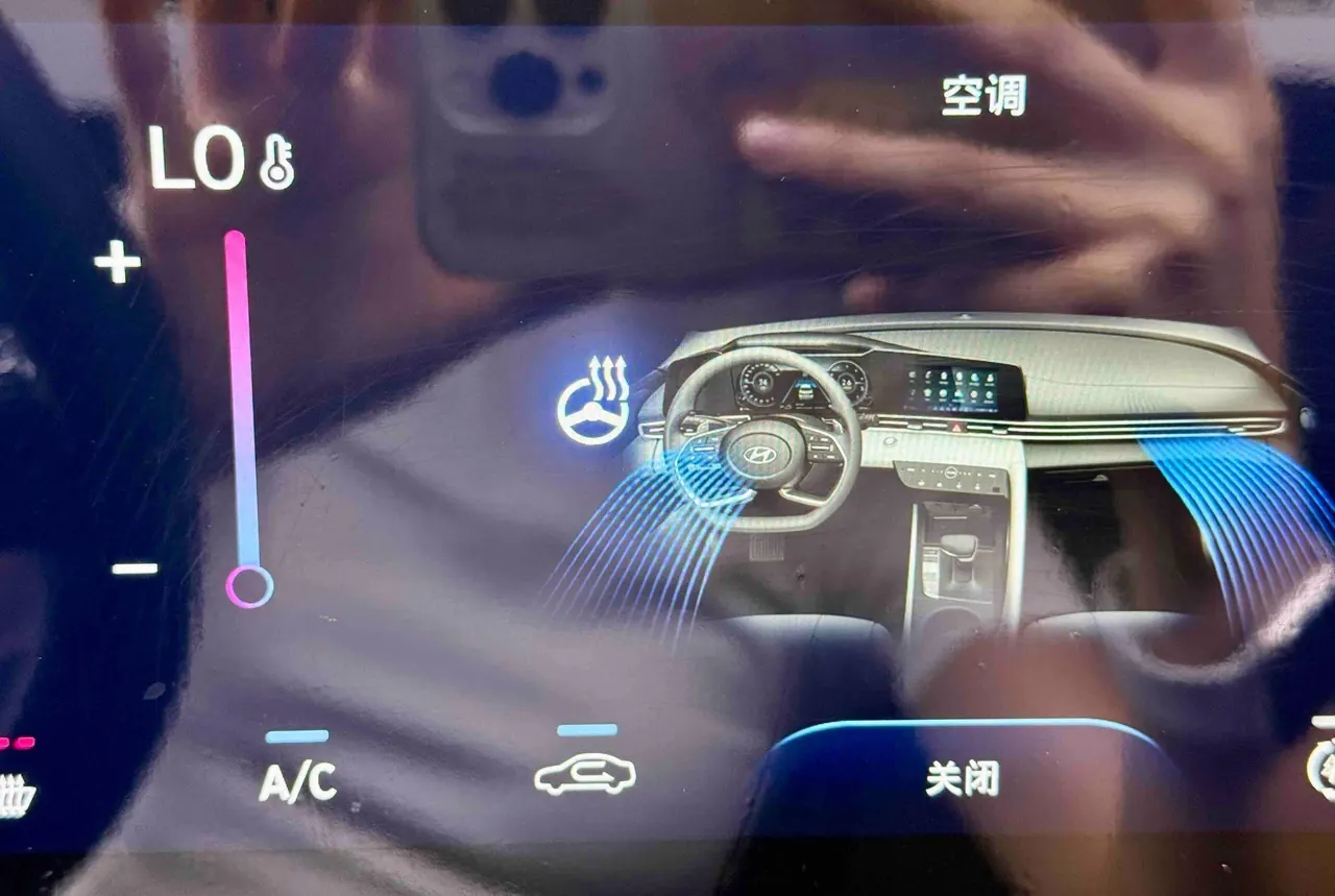 Hyundai 2022 Elantra -3-compartment 1.5 stepless LUX premium automatic gear 22