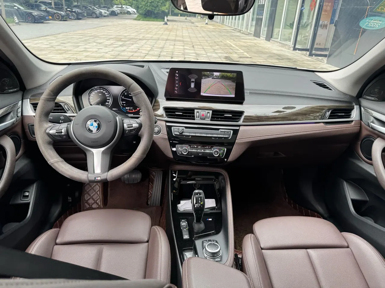 BMW 2020 X1 xDrive25Li 2.0T exclusive automatic gear 3