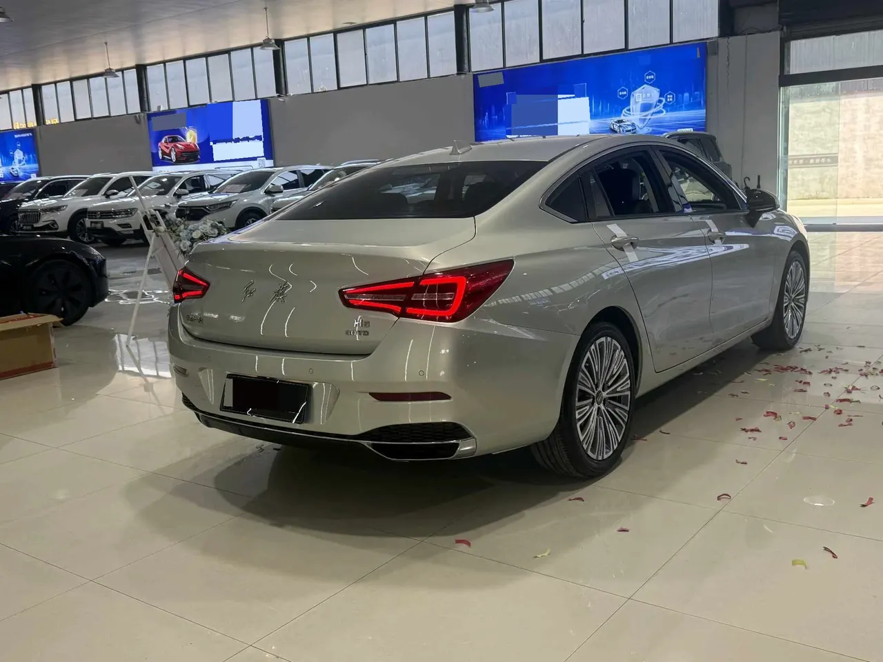 HongQi 2022 H5 1.5TD Flag Rhyme Edition Automatic Gear 5