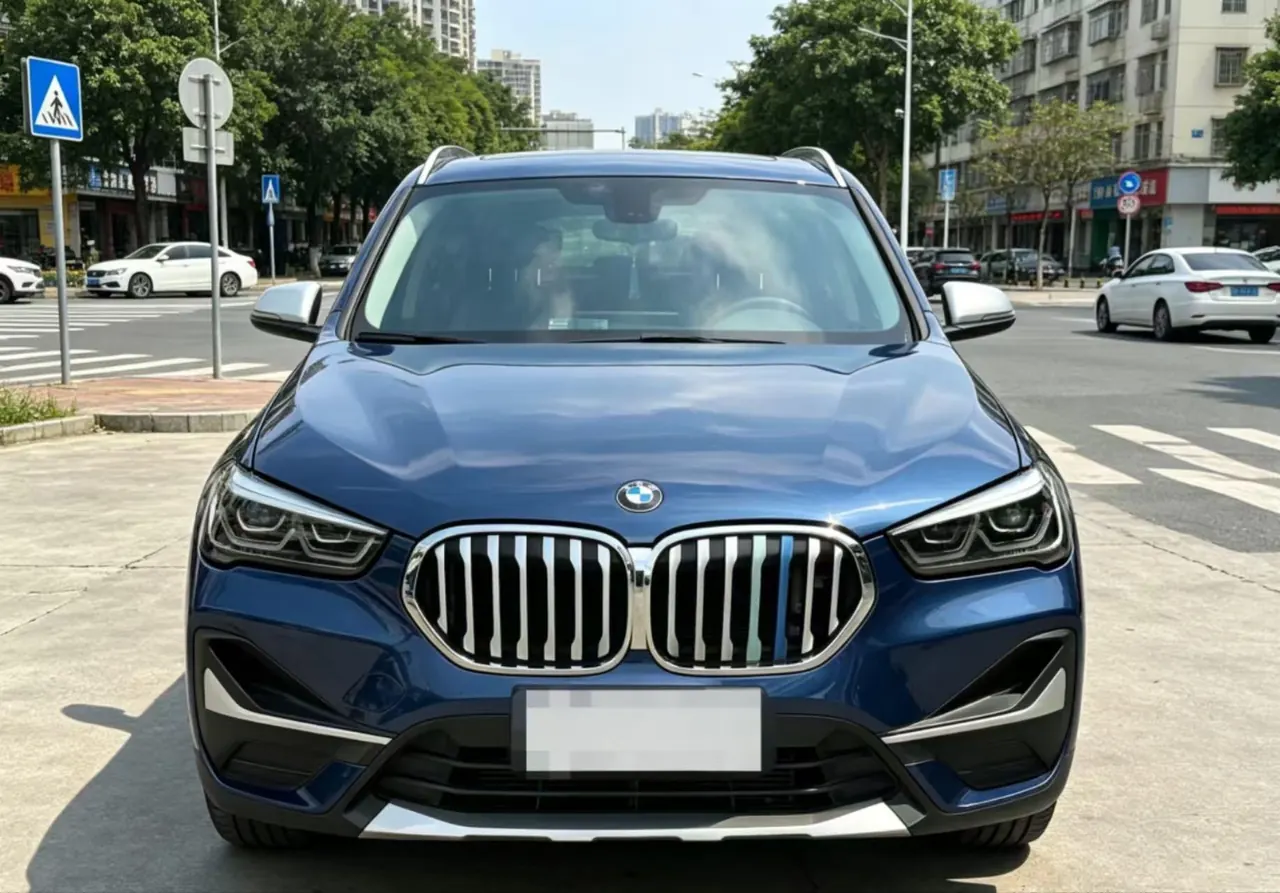 BMW 2022 X1 sDrive20Li 1.5T fashion automatic gear 3
