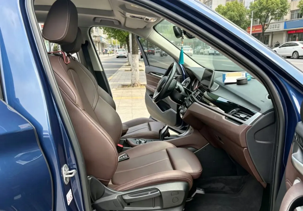 BMW 2022 X1 sDrive20Li 1.5T fashion automatic gear 4