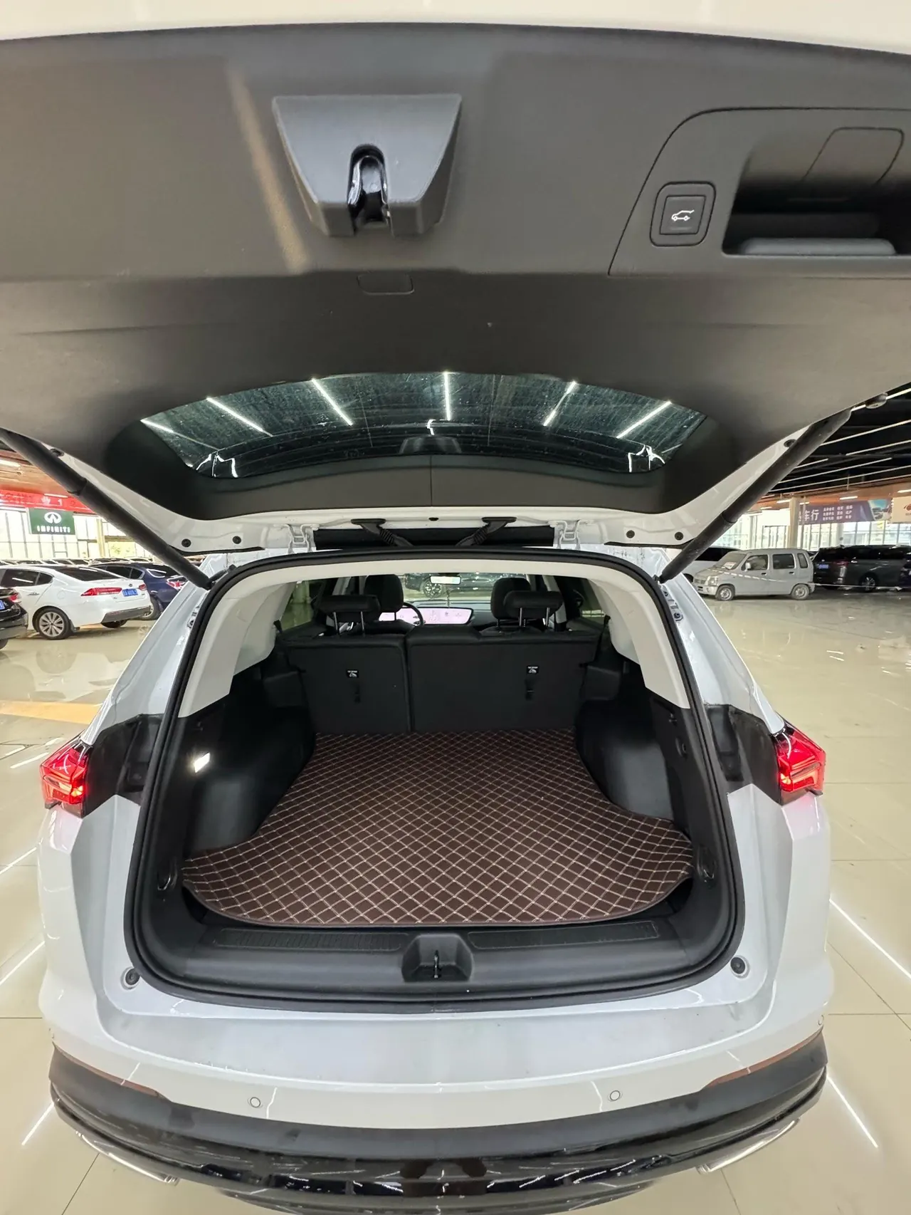 Buick 2025 Angkewei Plus 2.0T 28T Two-Drive Platinum Edition Automatic Gear 6