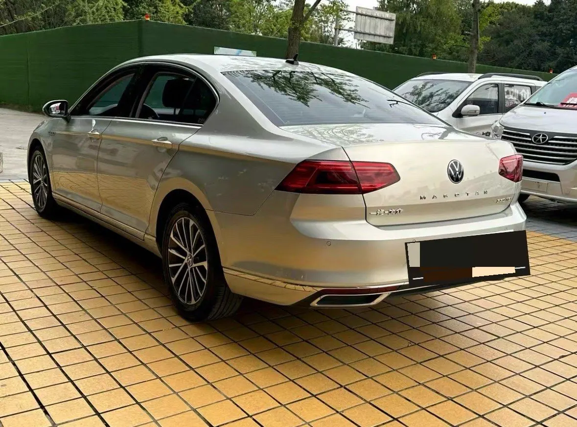 Volkswagen 2020 Magotan 2.0TSI 330TSI luxury automatic transmission 2