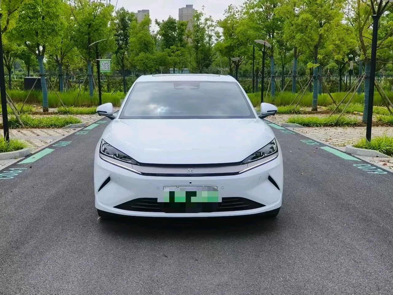 BYD 2025 Qin L EV 545KM Exceed automatic gear 2