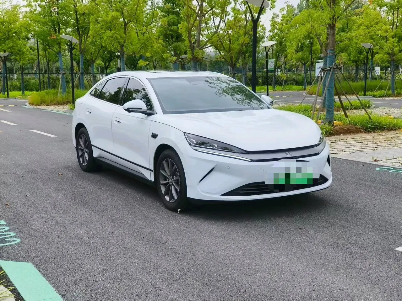 BYD 2025 Qin L EV 545KM Exceed automatic gear 3