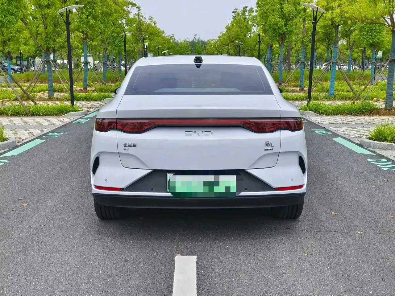 BYD 2025 Qin L EV 545KM Exceed automatic gear 8