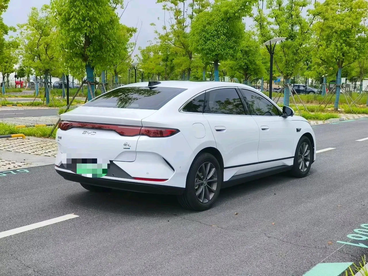BYD 2025 Qin L EV 545KM Exceed automatic gear 9