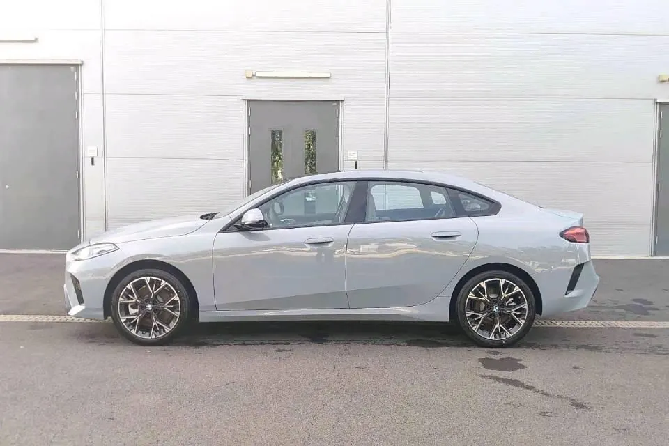 BMW 2 Series 2026 225L 2.0T M Sports Suit Automatic Gear 2