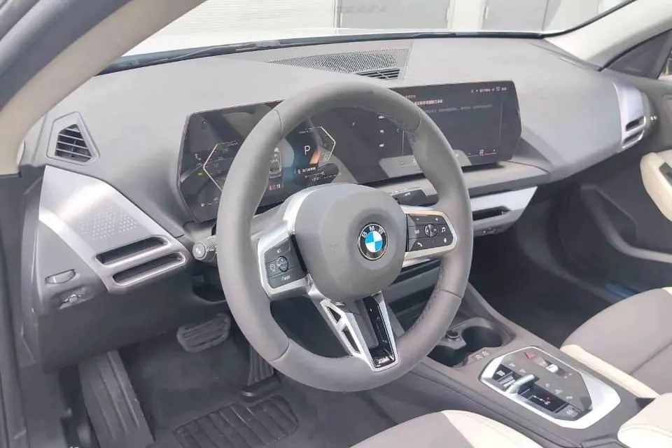 BMW 2 Series 2026 225L 2.0T M Sports Suit Automatic Gear 3