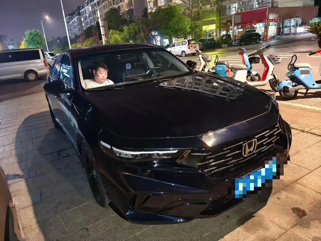 Honda 2025 11th Generation Accord 1.5T Stepless 260TURBO Sports Series Deluxe Automatic Gear 3