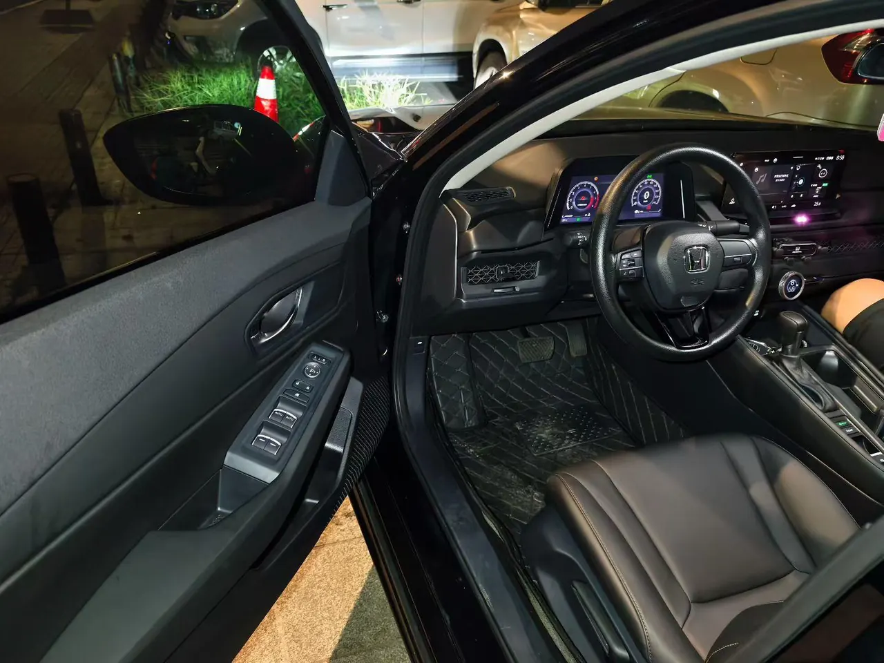 Honda 2025 11th Generation Accord 1.5T Stepless 260TURBO Sports Series Deluxe Automatic Gear 7
