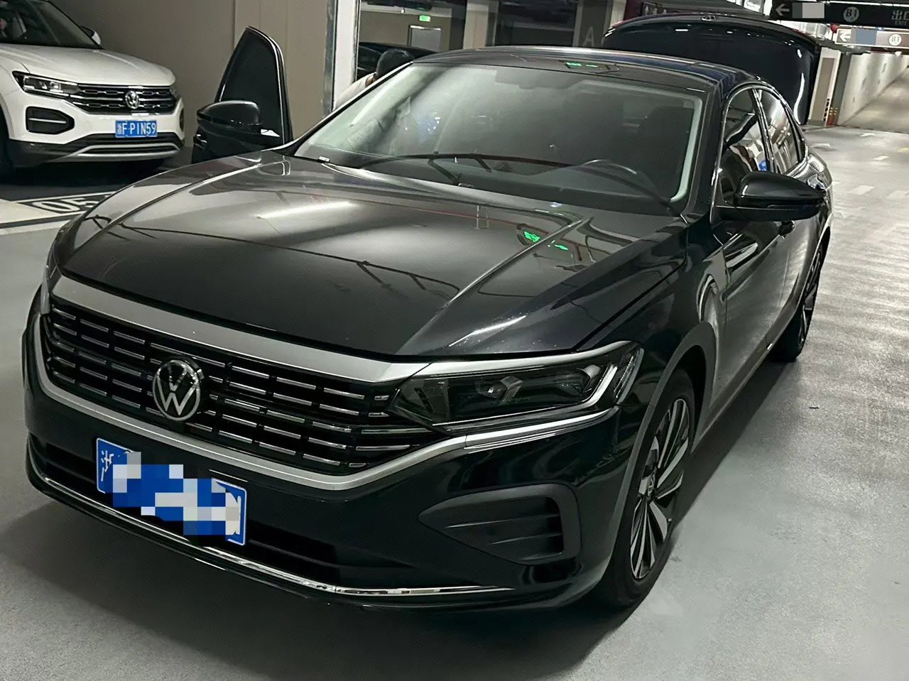 Open image lightbox: Volkswagen 2025 Passat 2.0TSI 380TSI Subut Longteng Edition Automatic Gear