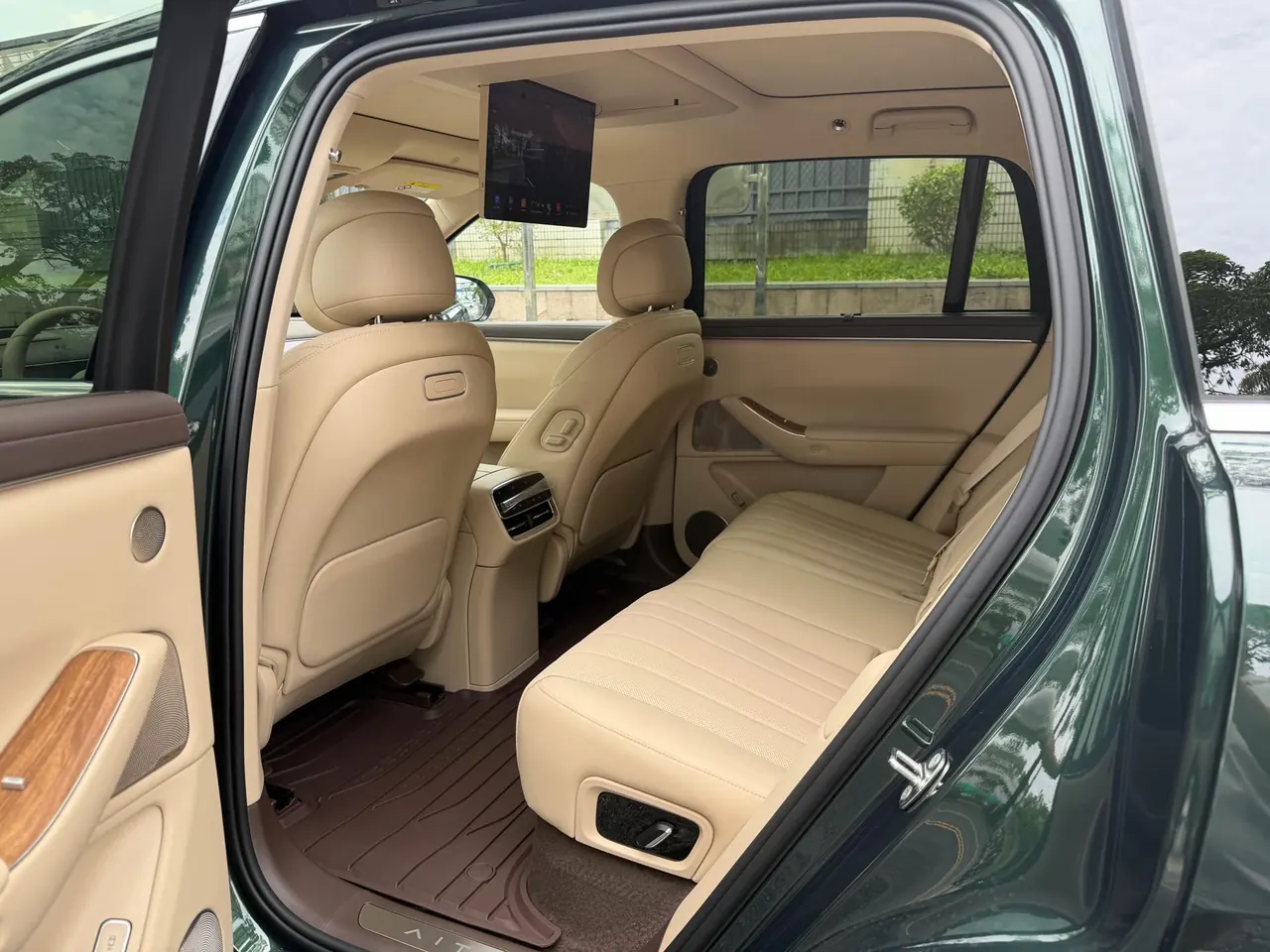 AITO 2026 AITO M7 extended range Max 4-wheel drive version 5 (896-line laser Radar) automatic gear 5