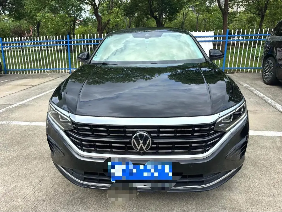 Volkswagen 2022 Passat 2.0TSI 330TSI Deluxe Edition Automatic 2