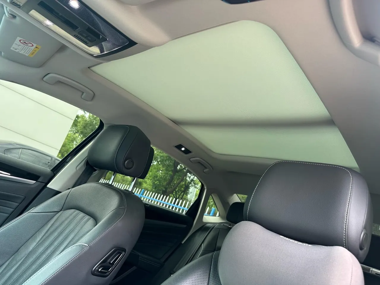 Volkswagen 2022 Passat 2.0TSI 330TSI Deluxe Edition Automatic 5