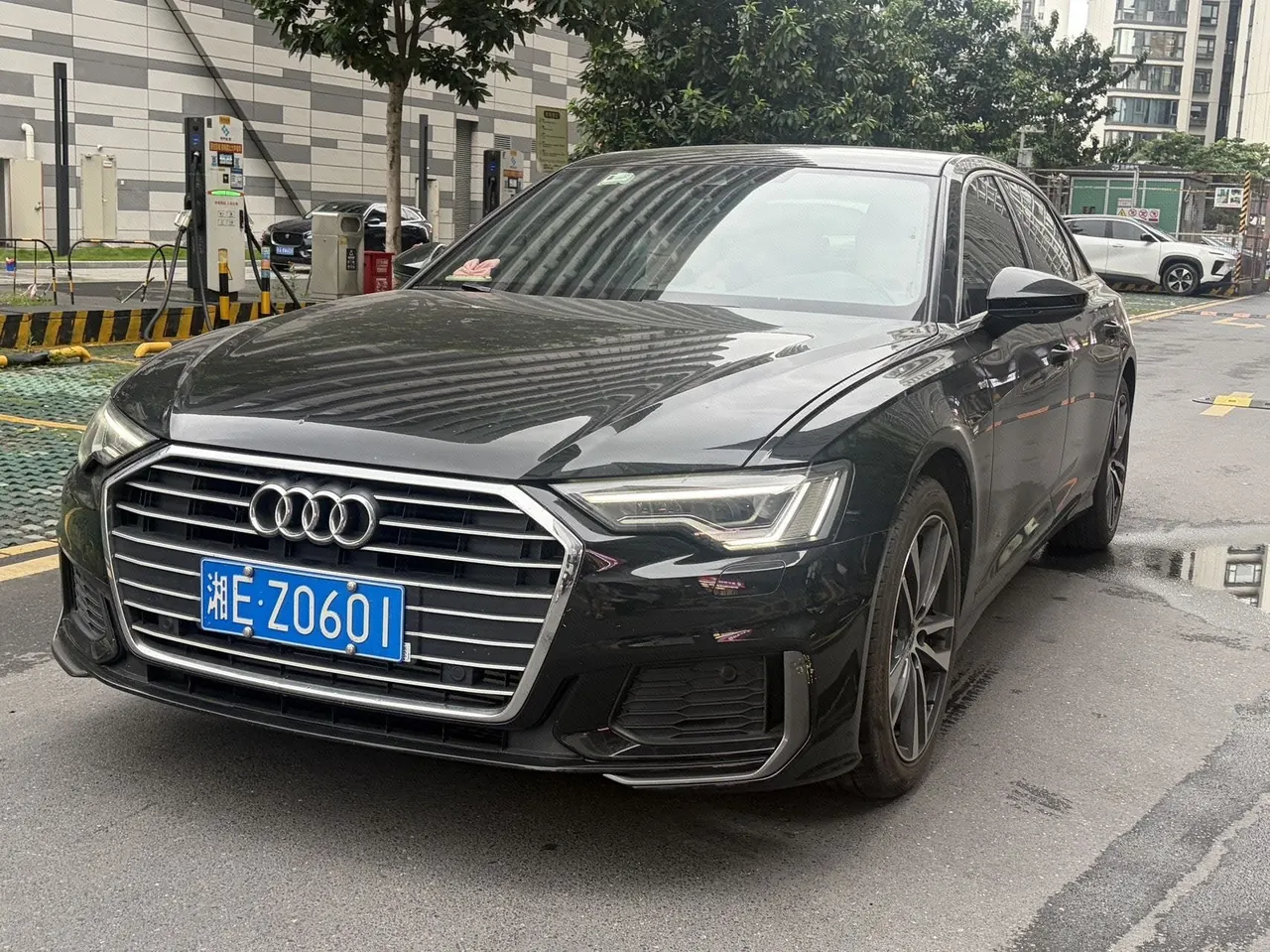 Open image lightbox: Audi 2022 A6L 2.0TFSI 40TFSI Deluxe Dynamic Automatic
