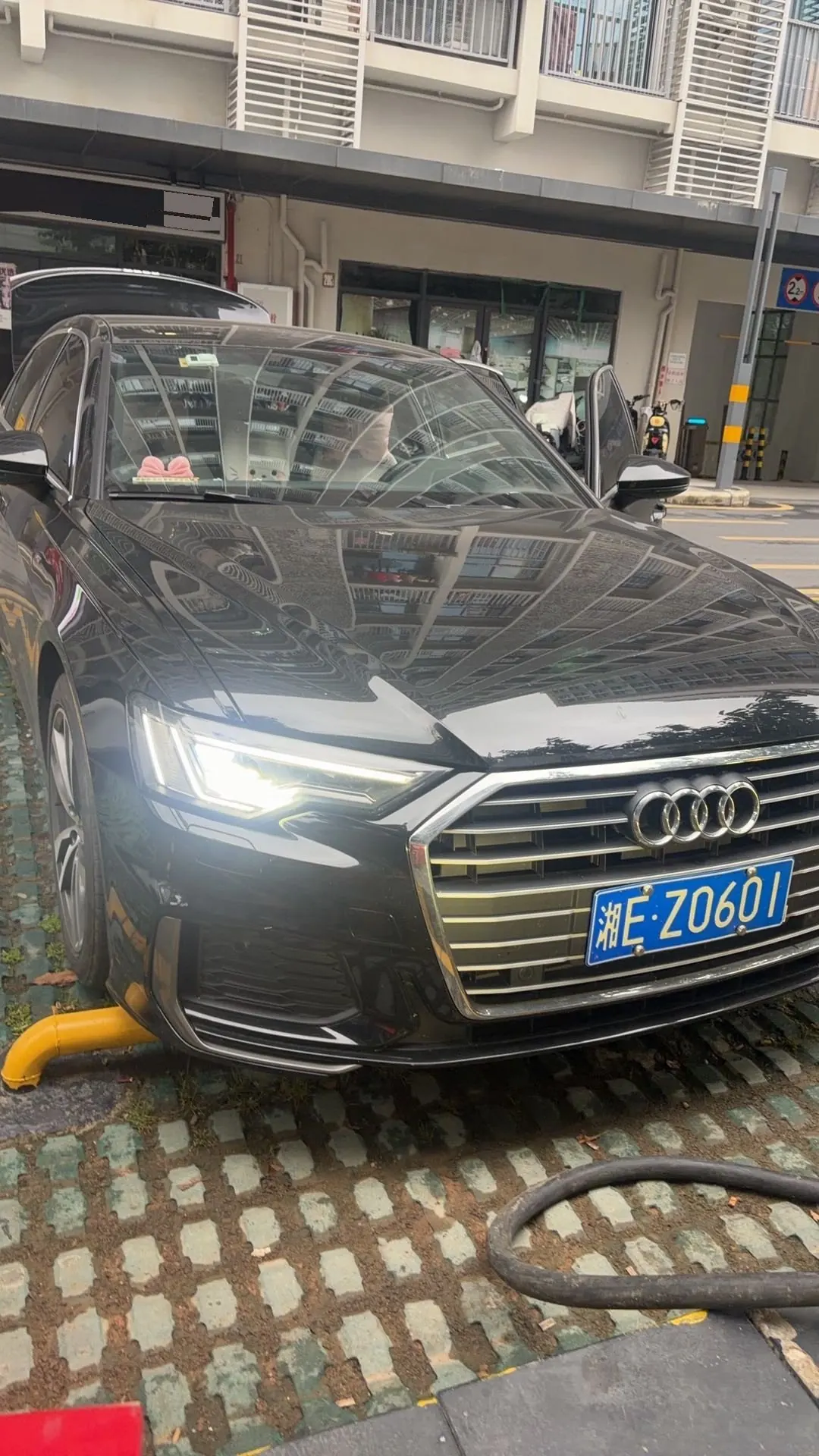 Audi 2022 A6L 2.0TFSI 40TFSI Deluxe Dynamic Automatic 2