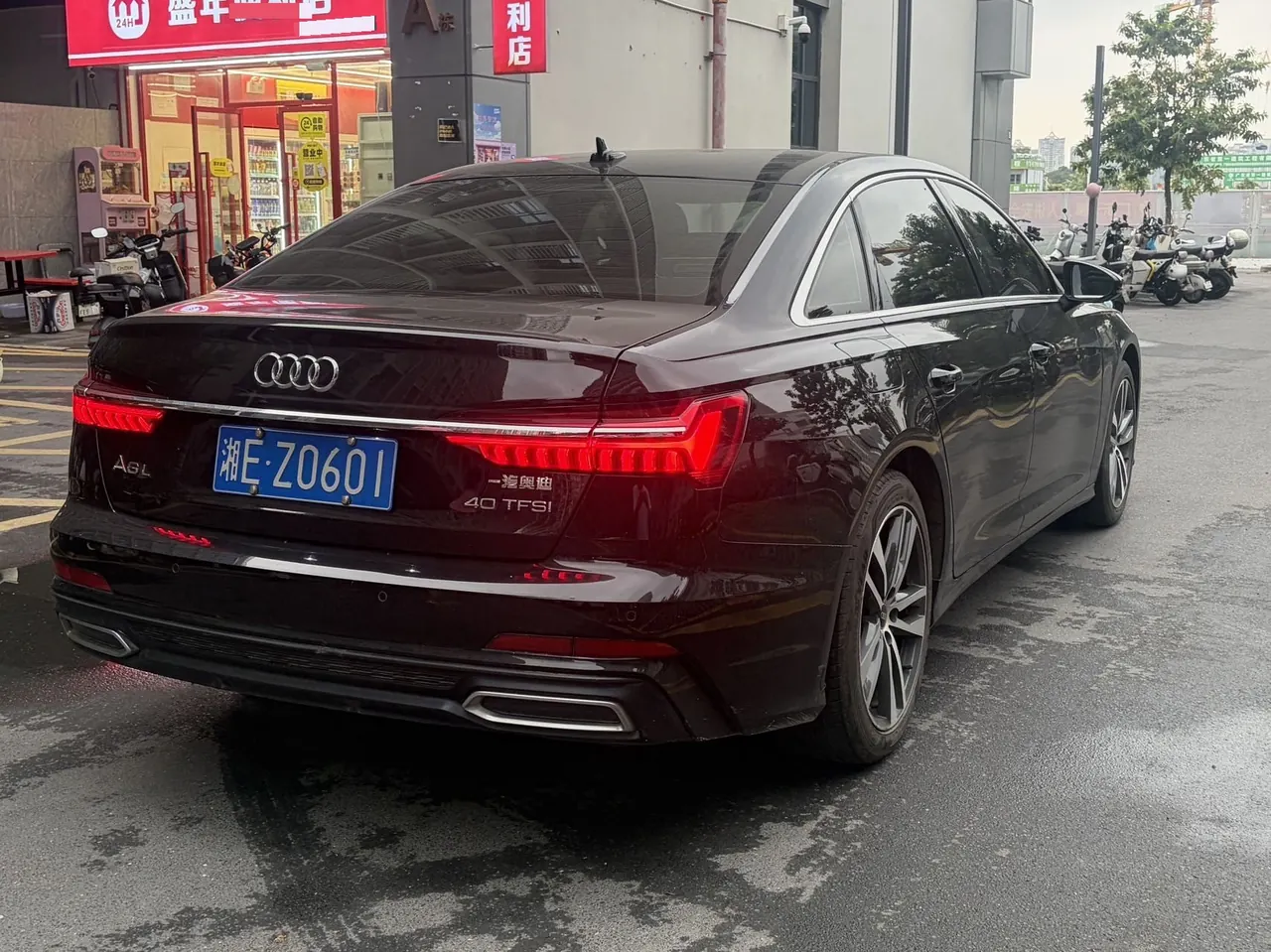 Audi 2022 A6L 2.0TFSI 40TFSI Deluxe Dynamic Automatic 5