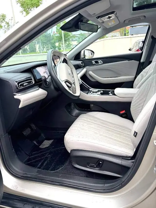 Geely Galaxy 2025 xingyao 6 EM-i 1.5 125km exploration version automatic gear 4