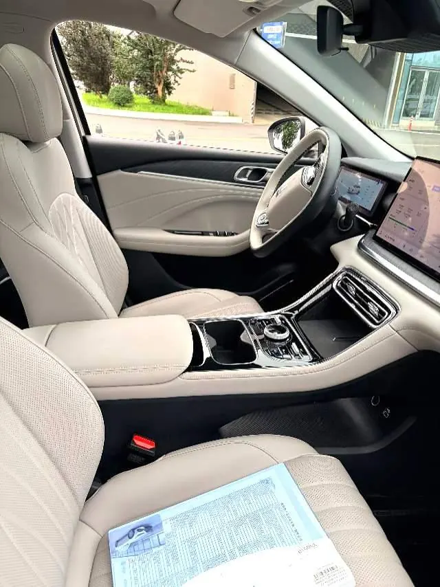 Geely Galaxy 2025 xingyao 6 EM-i 1.5 125km exploration version automatic gear 5