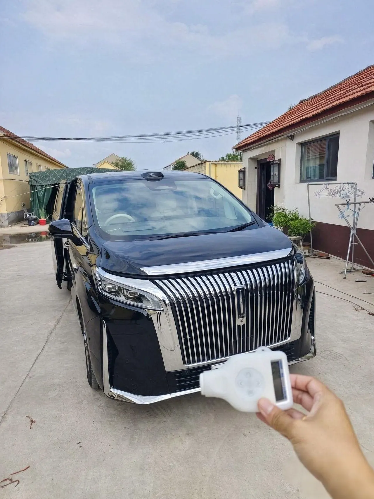 WEY 2025 VV7 Hi4 1.5T Four-Wheel-Drive Automatic Model 2