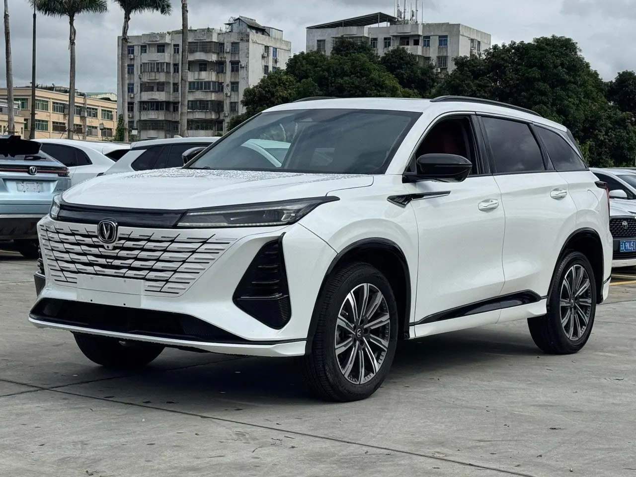 Open image lightbox: ChangAn 2024 CS75 PLUS 1.5T Champion Edition Smart Driving and Collar Automatic Gear