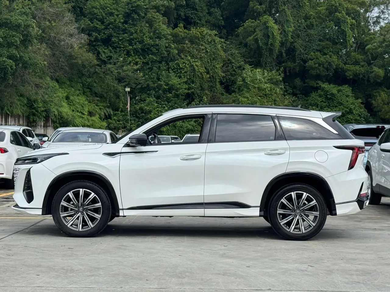 ChangAn 2024 CS75 PLUS 1.5T Champion Edition Smart Driving and Collar Automatic Gear 3