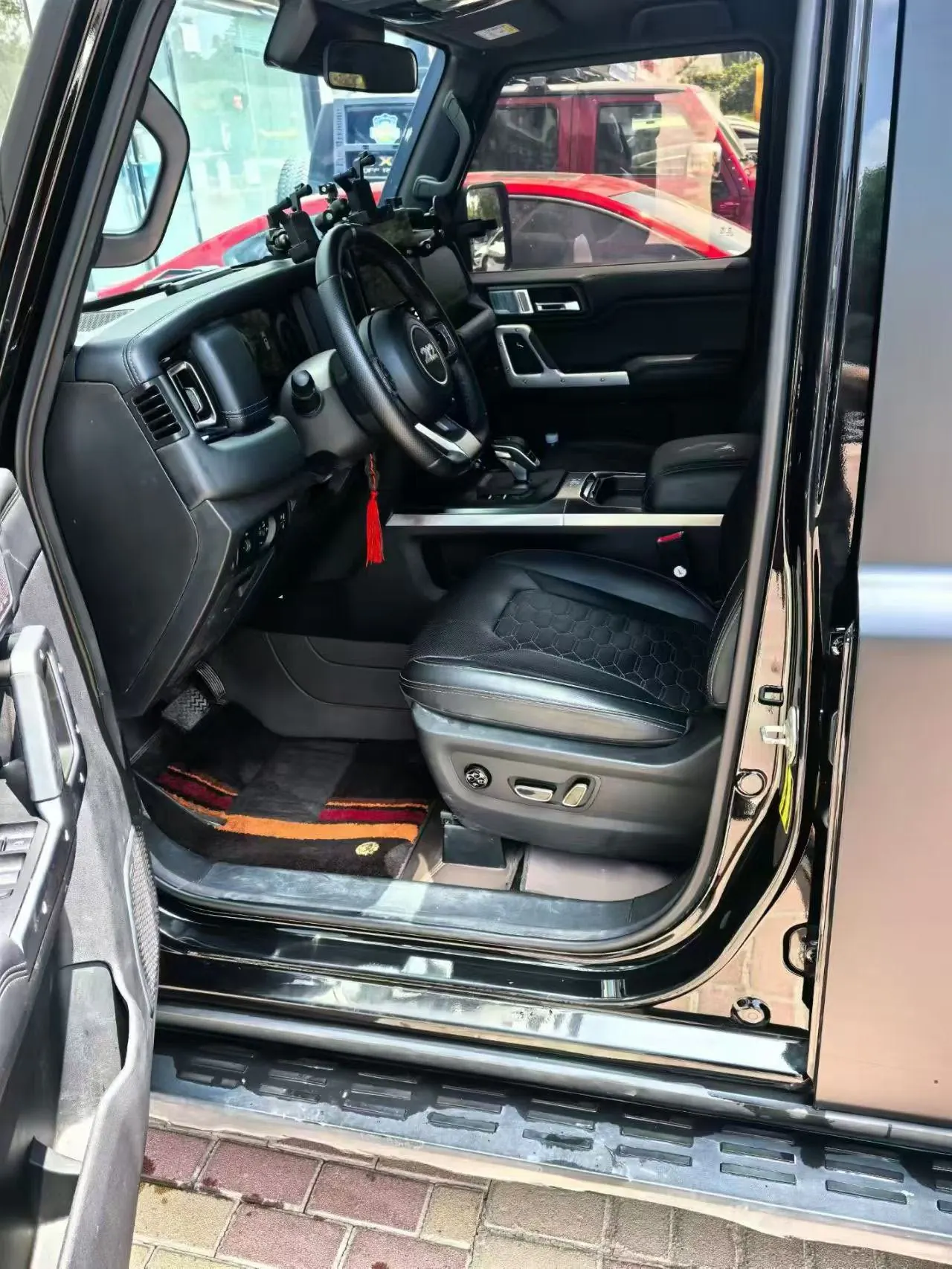 212 2024 T01 2.0T Explorer Automatic 3