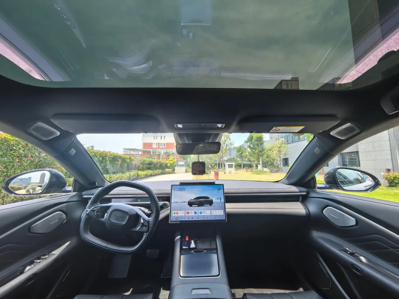 LYNK&amp;CO 2025 LYNK&amp;CO 10 EM-P 1.5T 120 four-wheel drive Ultra automatic gear 5
