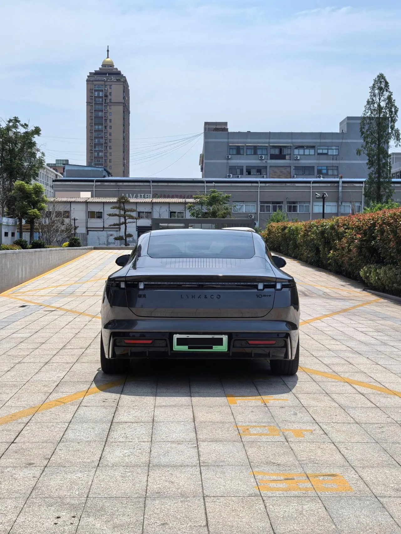 LYNK&amp;CO 2025 LYNK&amp;CO 10 EM-P 1.5T 120 four-wheel drive Ultra automatic gear 6