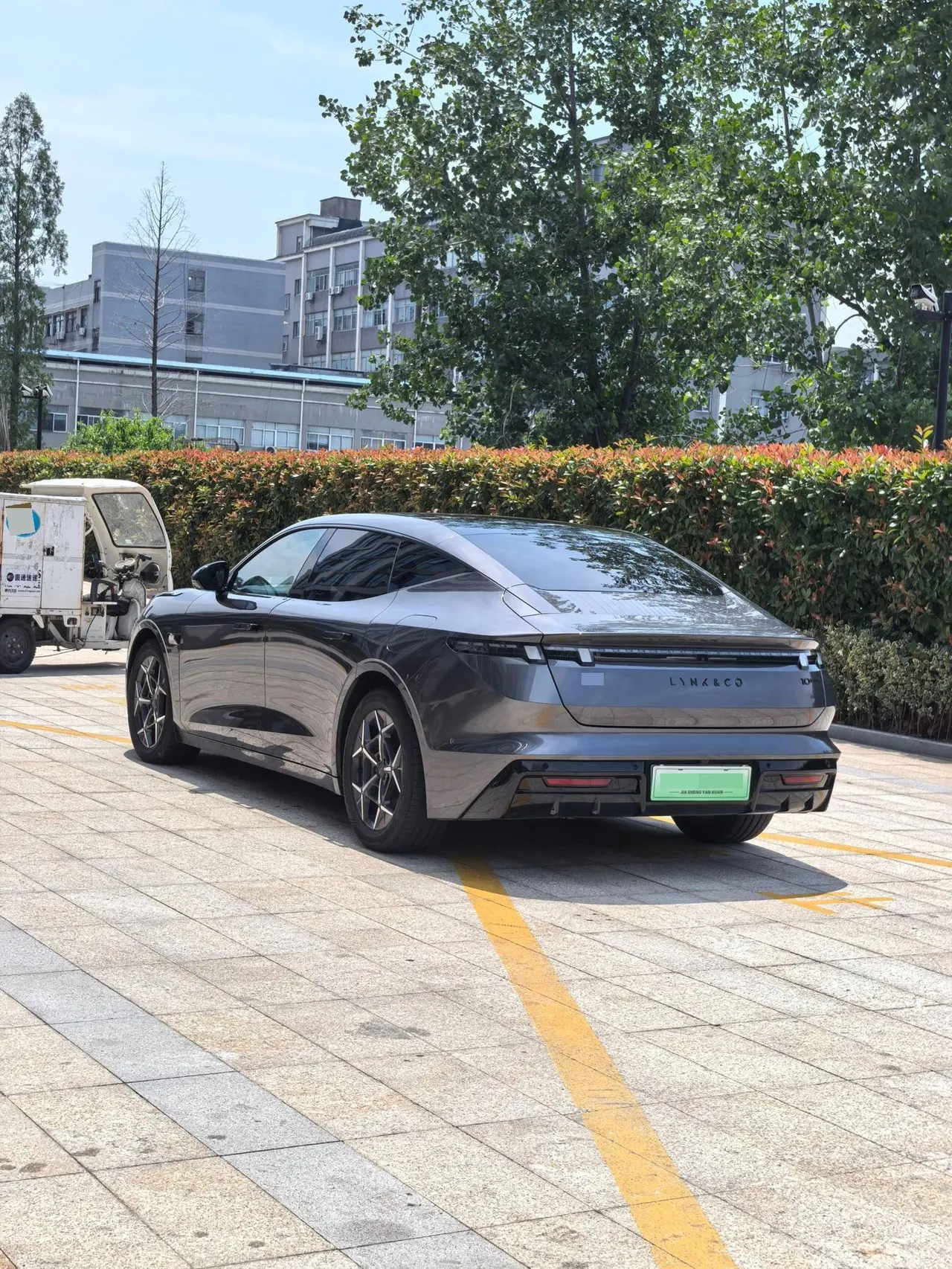 LYNK&amp;CO 2025 LYNK&amp;CO 10 EM-P 1.5T 120 four-wheel drive Ultra automatic gear 8