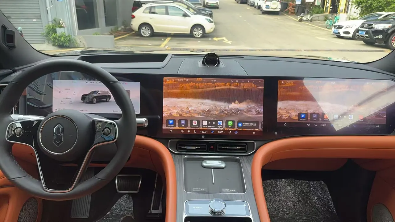 AITO 2025 AITO M9 extended range Ultra version 52kWh6 seat version automatic gear 2