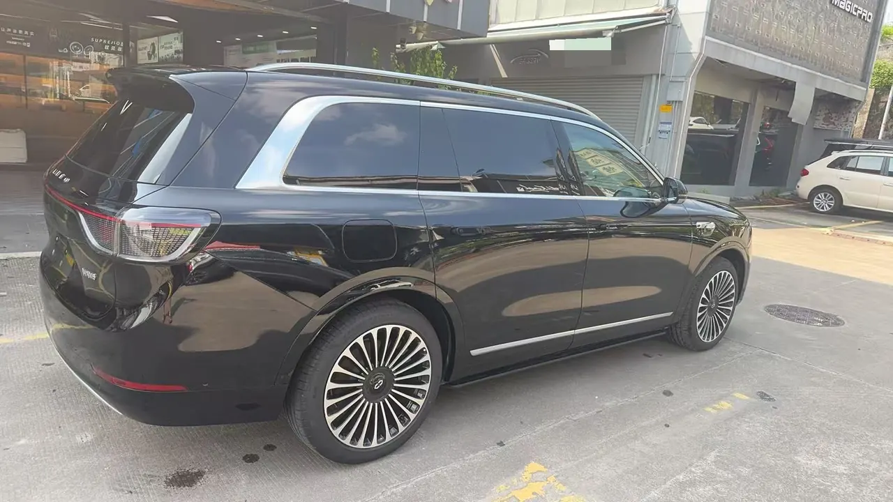 AITO 2025 AITO M9 extended range Ultra version 52kWh6 seat version automatic gear 3