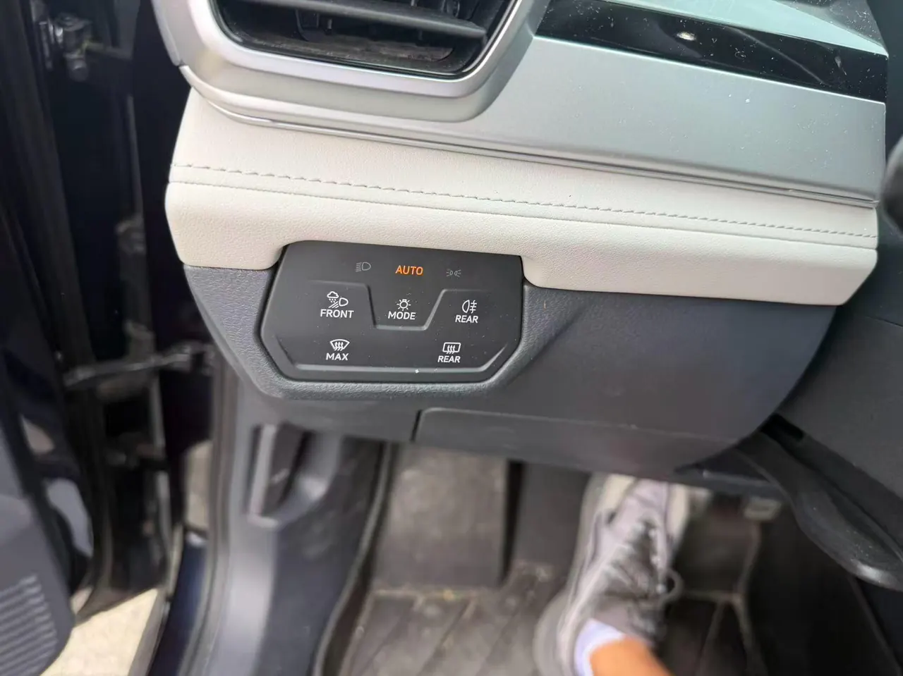 Volkswagen 2022 ID. 6 CROZZ Long Endurance PRO Edition Automatic Transmission 3