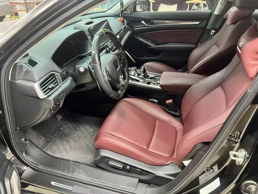 Honda 2022 10th Generation Accord 1.5T Stepless 260TURBO Magic Night Premium Edition Automatic Gear 3